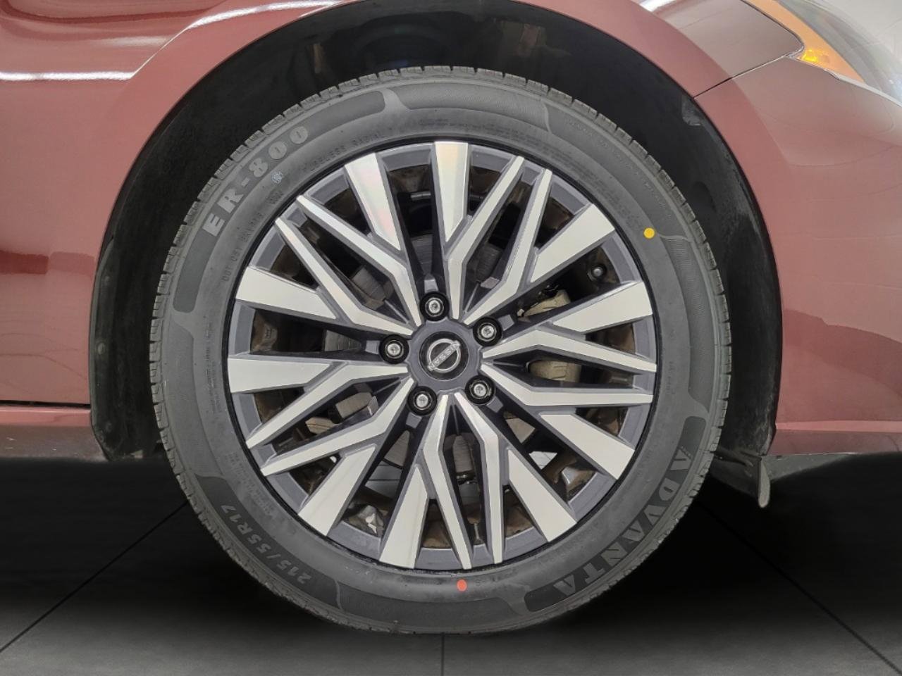 Used 2025 Nissan Altima 2.5 SV image 4