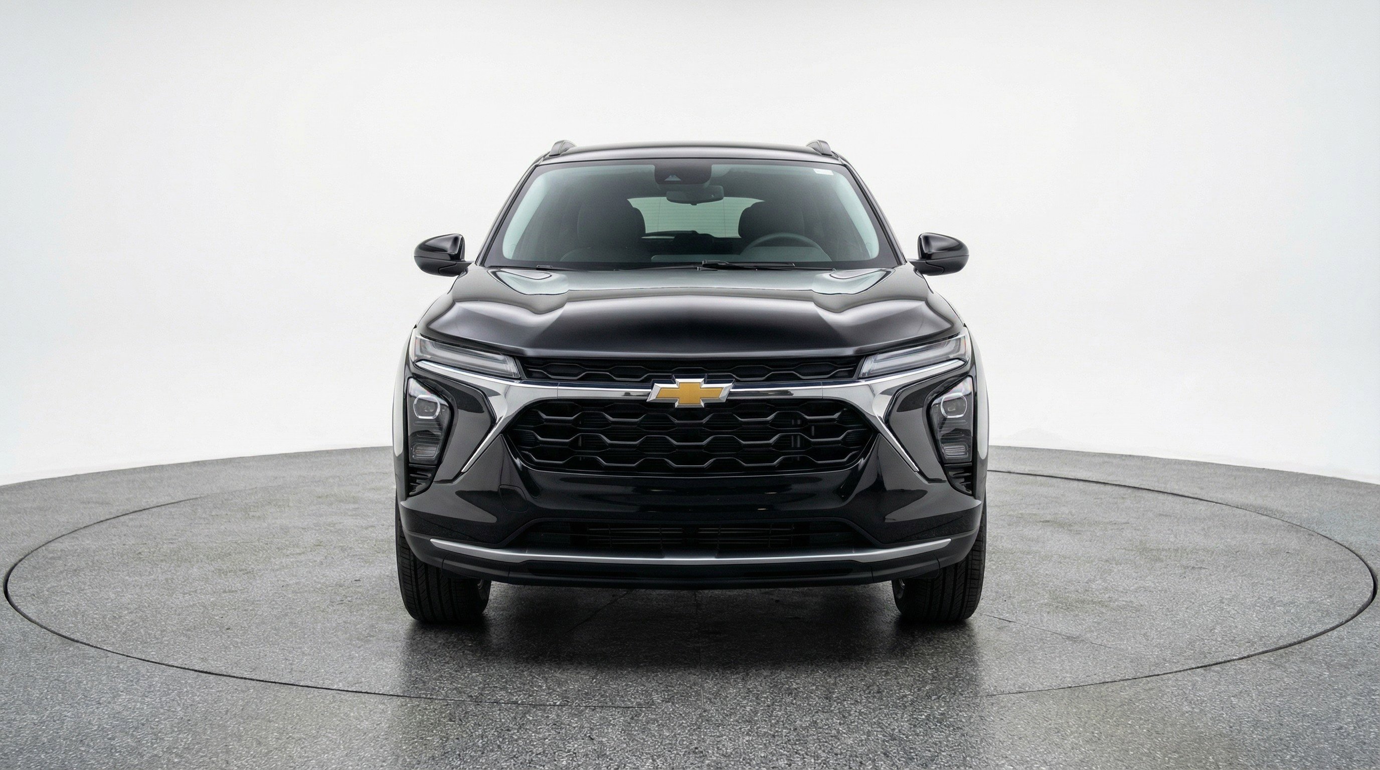 Used 2025 Chevrolet Trax LT image 2
