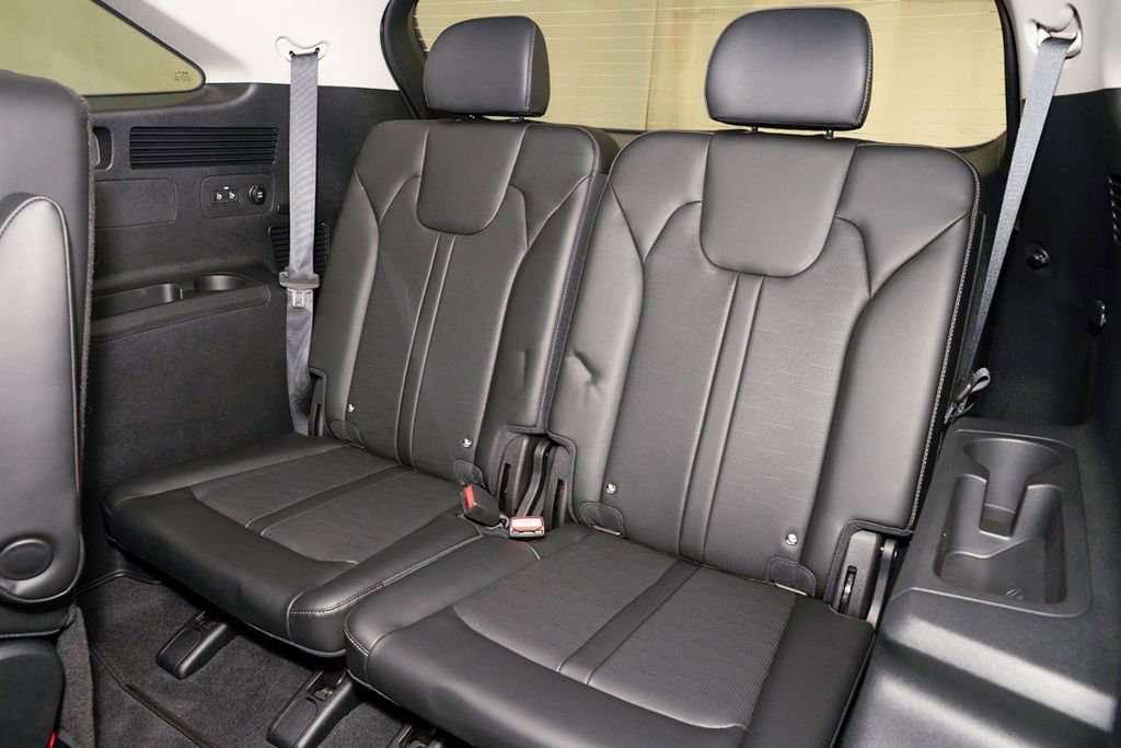 Used 2025 Kia Sorento SX image 11