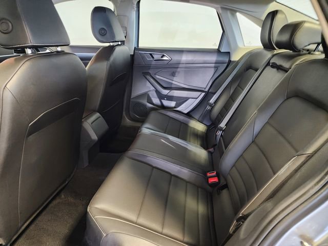 Used 2024 Volkswagen Jetta SE FWD image 14