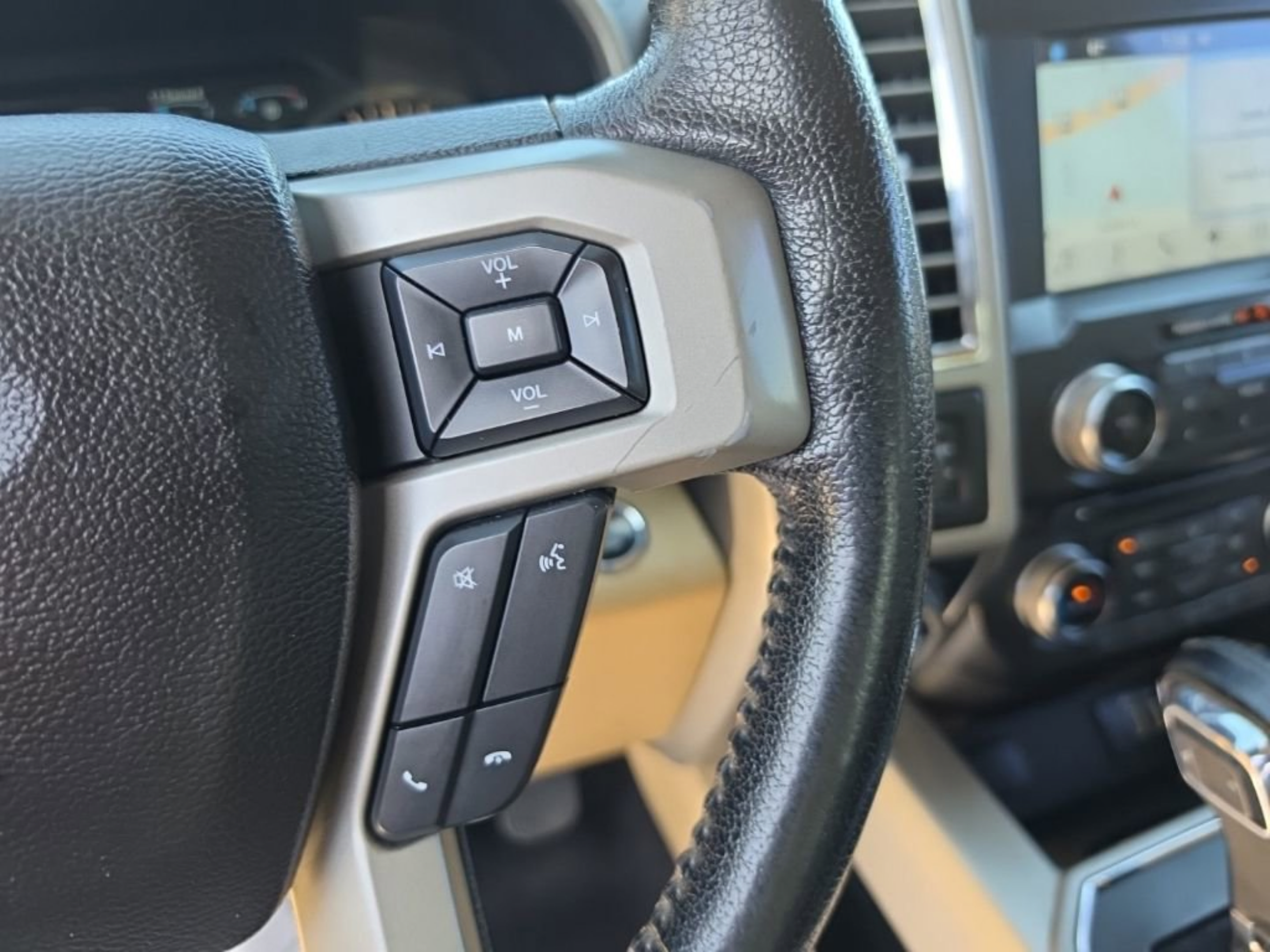 Used 2016 Ford F150 Lariat w/ Equipment Group 502A Luxury AWD/4WD image 15