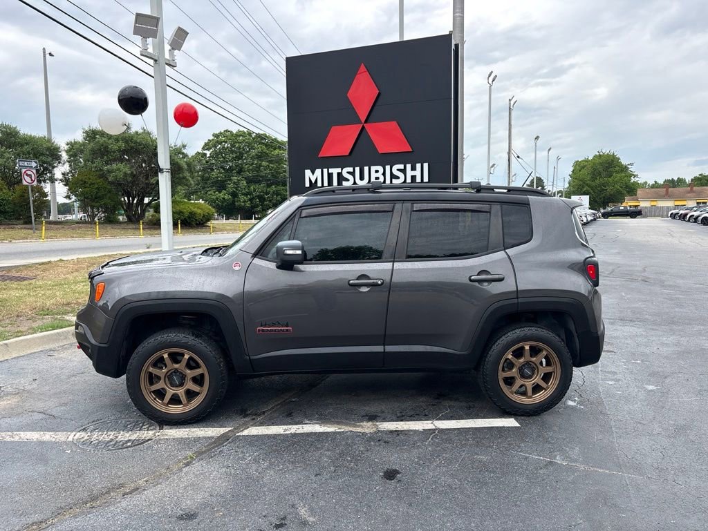 Used 2016 Jeep Renegade Trailhawk w/ Premium Trailhawk Package AWD/4WD image 5