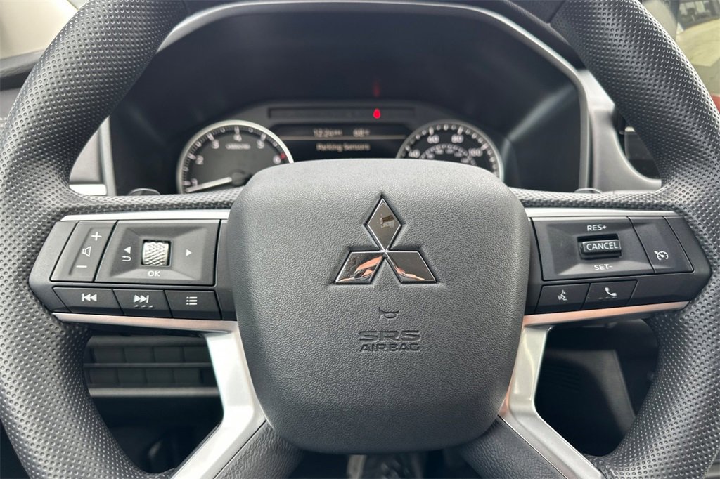 New 2025 Mitsubishi Outlander ES image 23