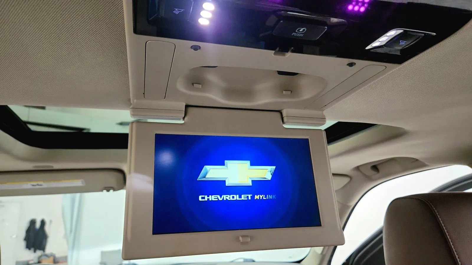 Used 2018 Chevrolet Suburban Premier image 37
