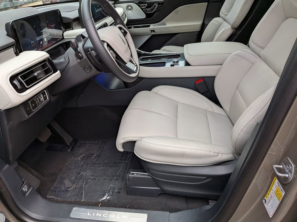 New 2026 Lincoln Aviator Reserve w/ Luxury Package image 14