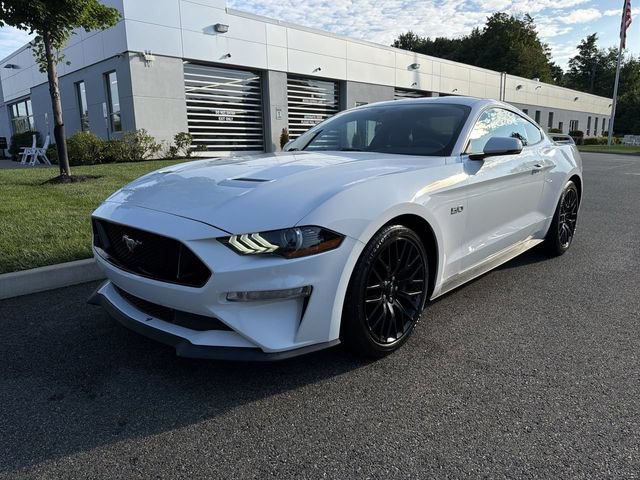Used 2018 Ford Mustang GT Premium w/ GT Performance Package RWD image 4
