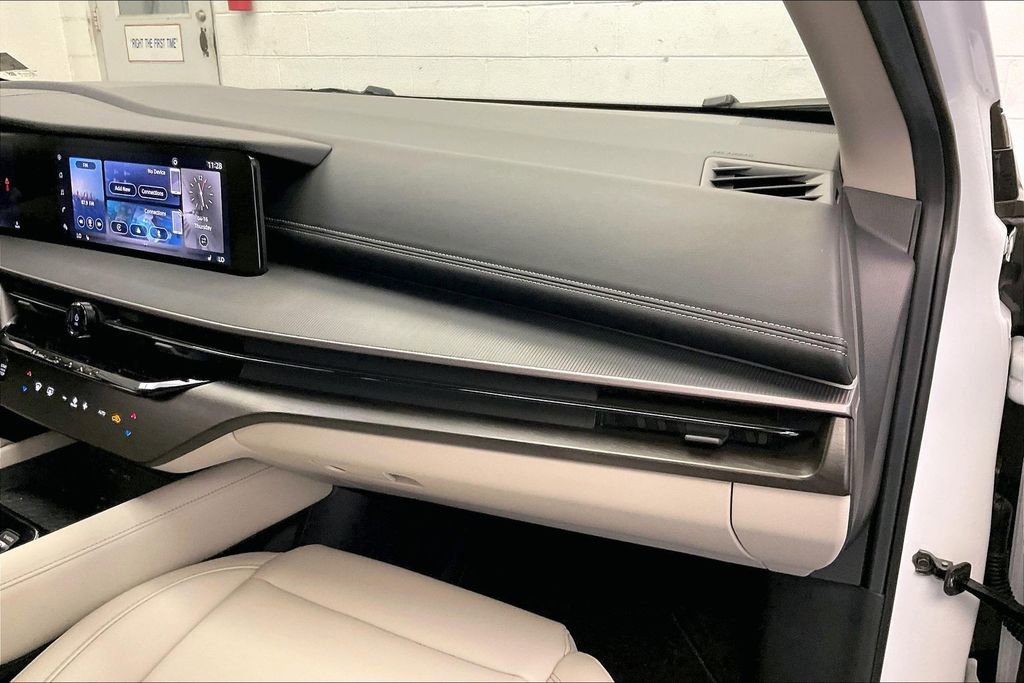 Certified 2025 Nissan Murano SV image 15