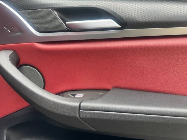 Certified 2025 BMW X4 M40i w/ Premium Package AWD/4WD image 31