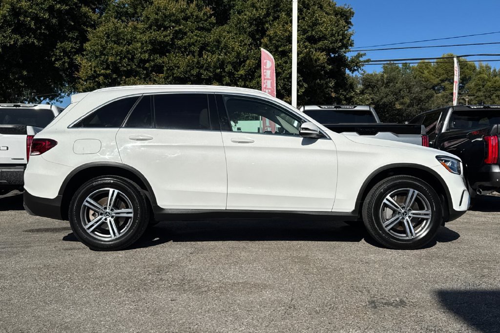 Used 2020 Mercedes-Benz GLC 300 4MATIC image 2