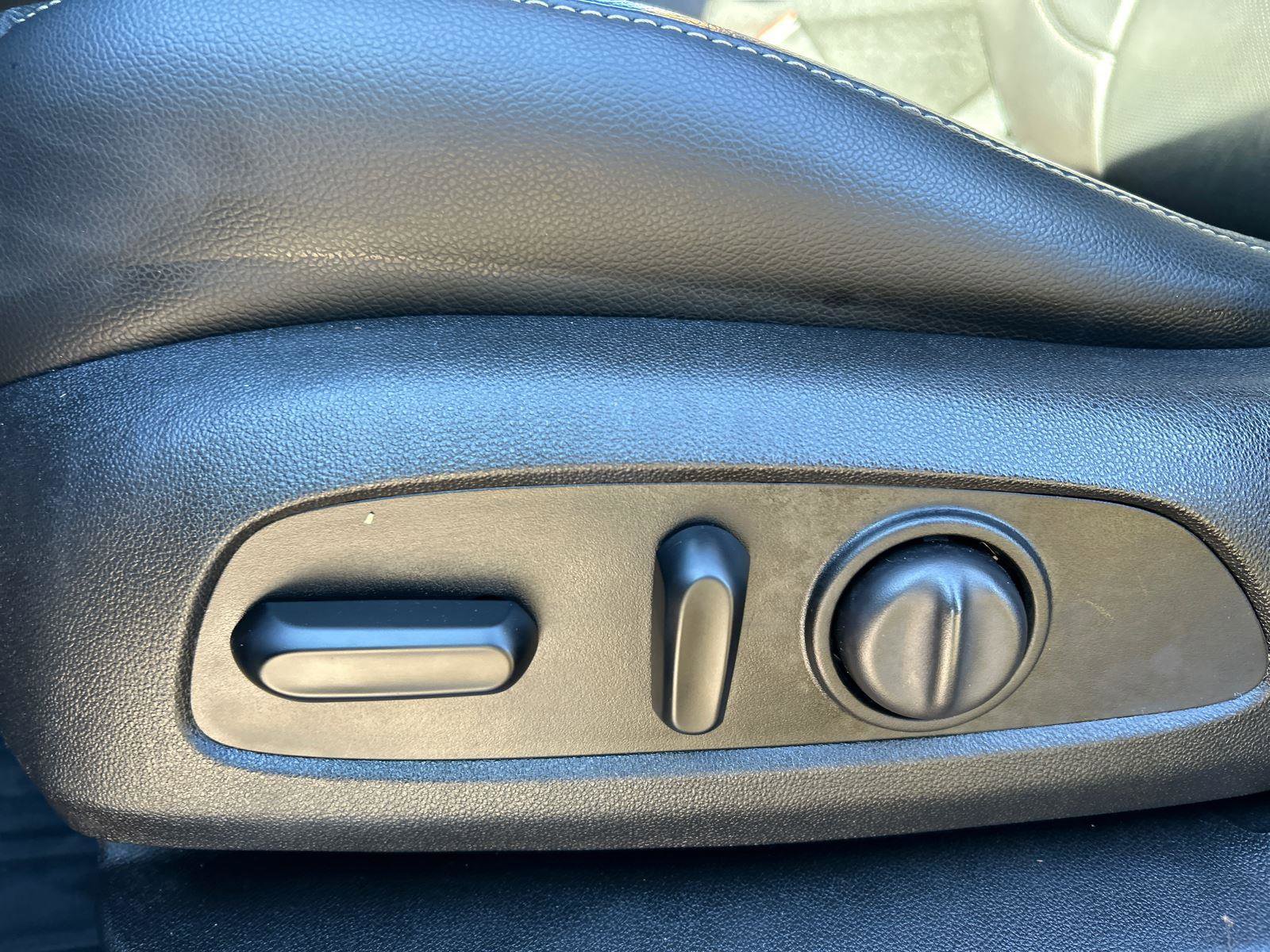 Used 2019 GMC Acadia SLT image 11