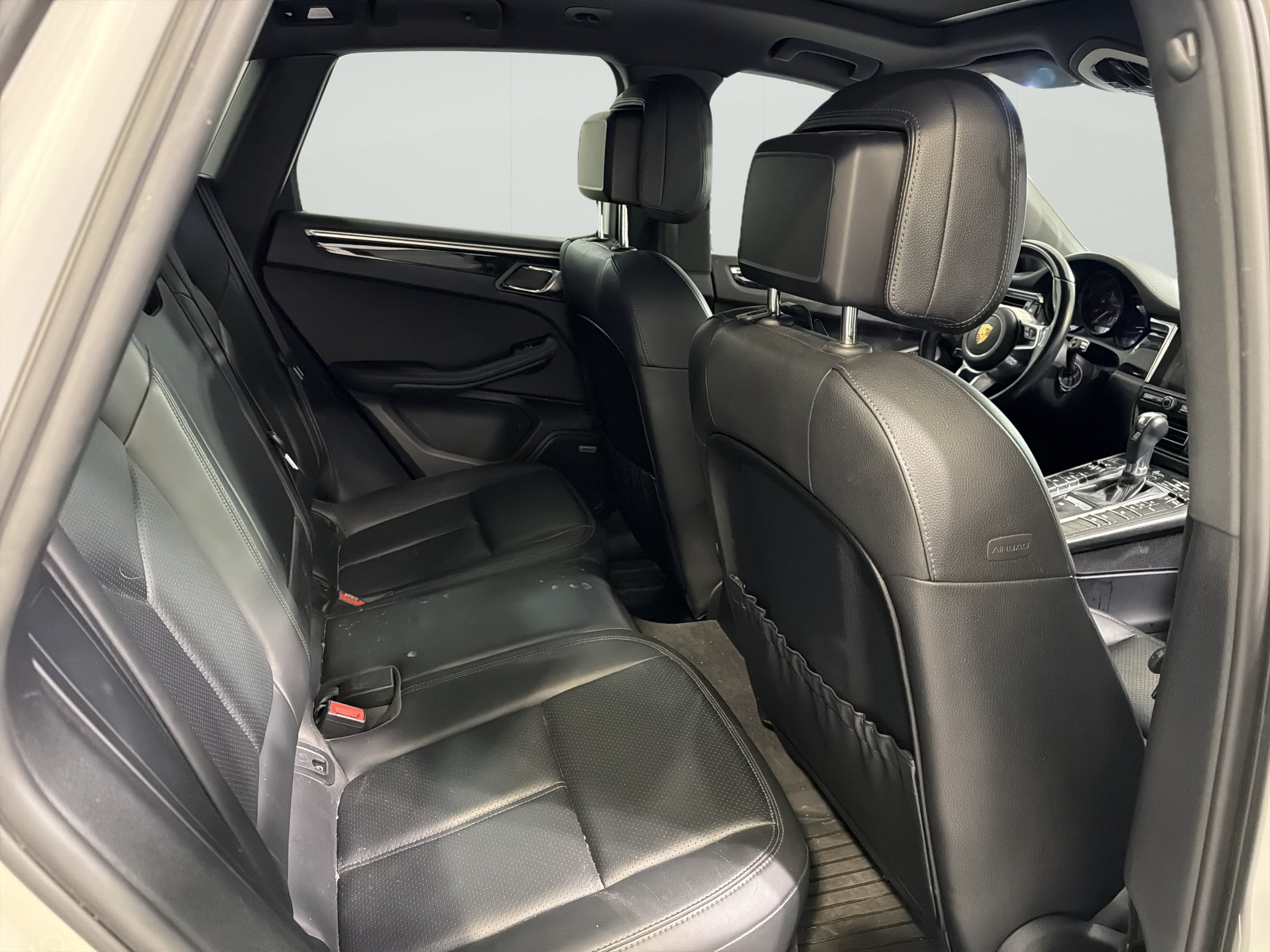 Used 2021 Porsche Macan AWD/4WD image 11
