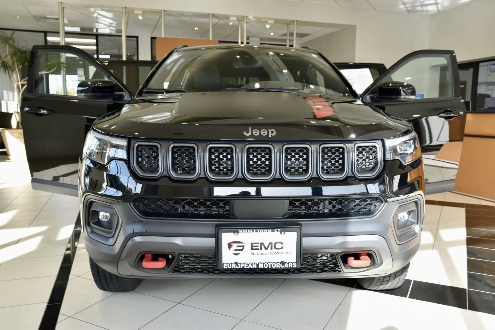 Used 2023 Jeep Compass Trailhawk w/ Trailhawk Elite Group image 2