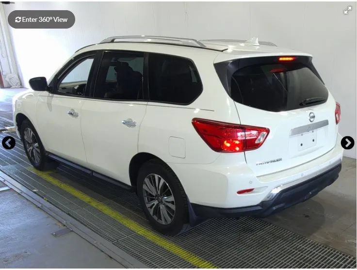 Used 2019 Nissan Pathfinder S FWD image 2