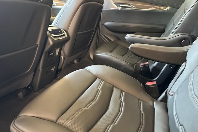 Certified 2025 Cadillac XT6 Sport w/ Platinum Package AWD/4WD image 12