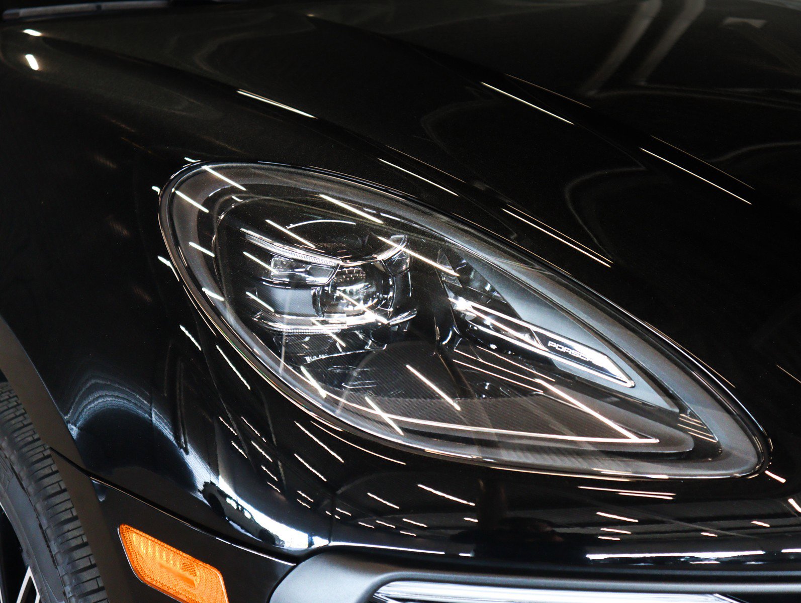 Certified 2025 Porsche Macan image 26