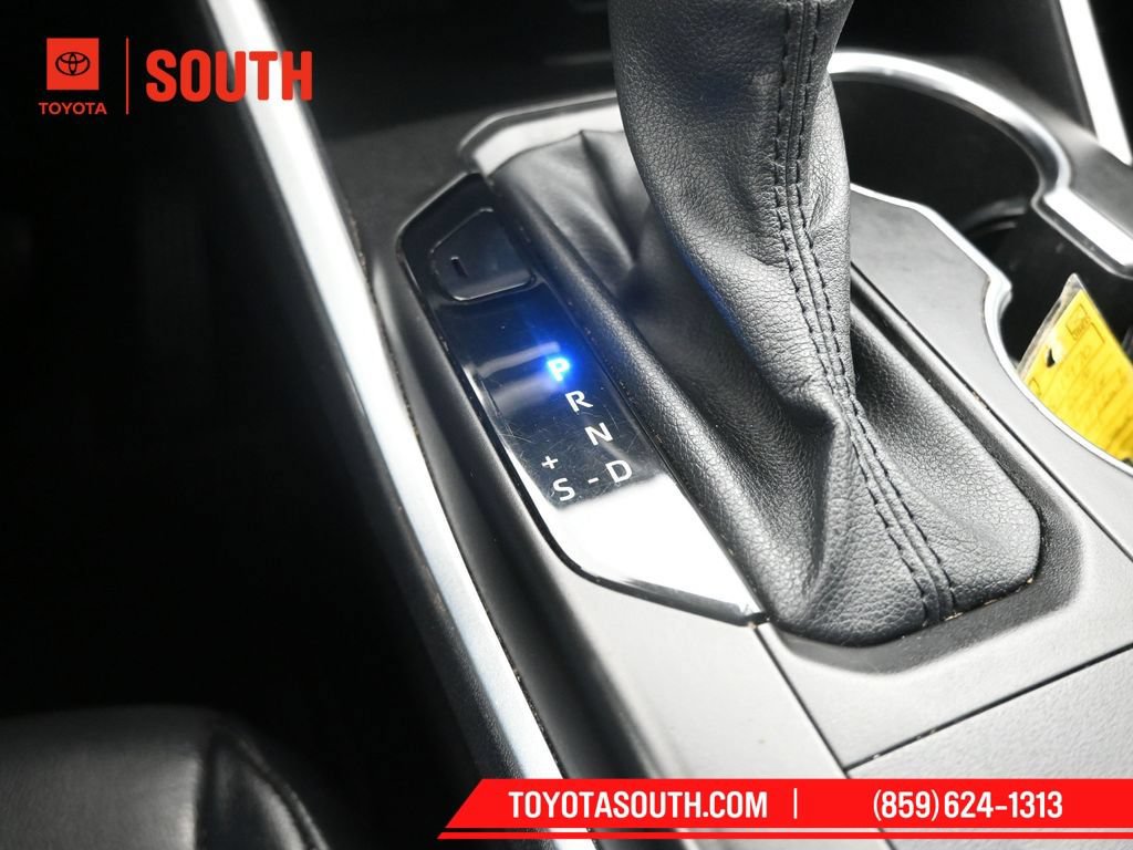 Used 2020 Toyota Highlander XLE AWD/4WD image 24