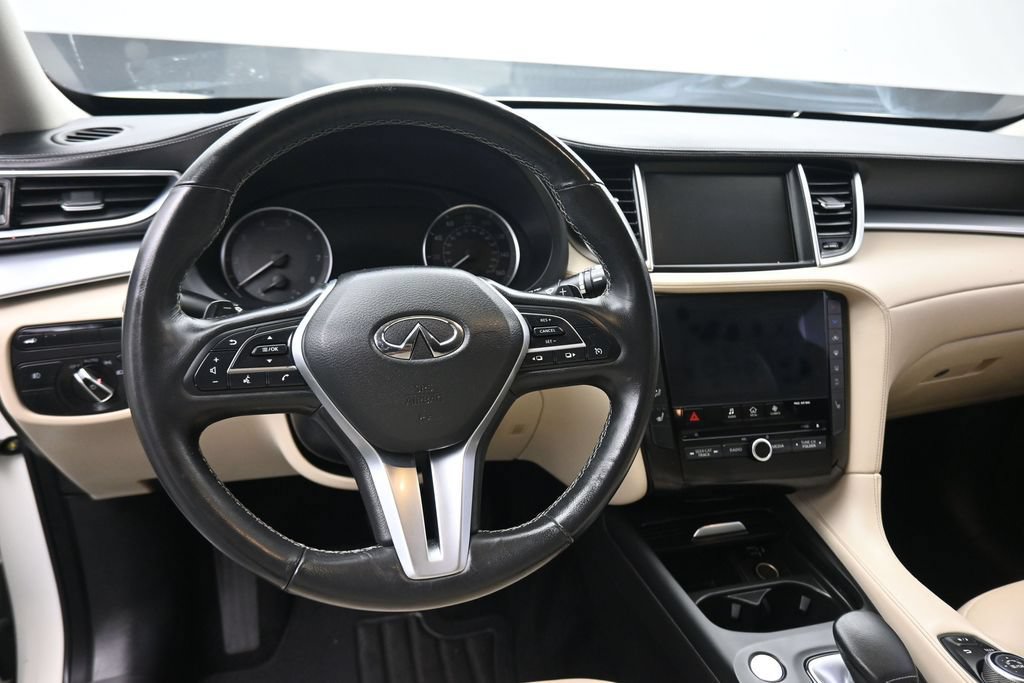 Used 2019 INFINITI QX50 Luxe w/ Navigation Package FWD image 14