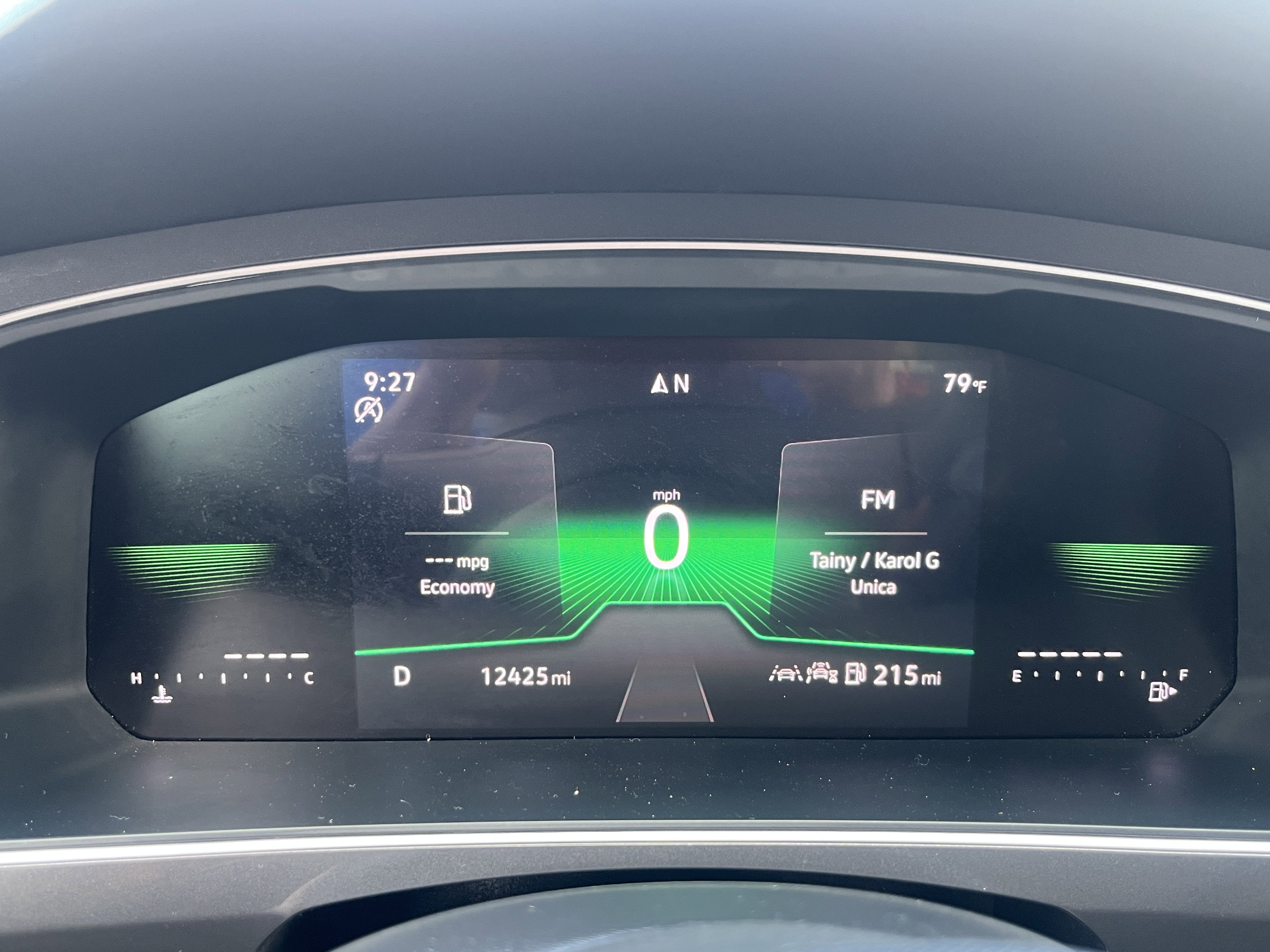 Used 2024 Volkswagen Tiguan SE R-Line image 18