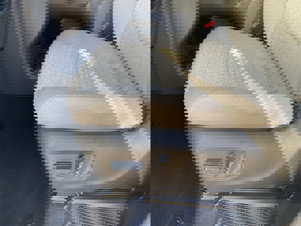 Used 2023 Toyota Sienna LE image 17