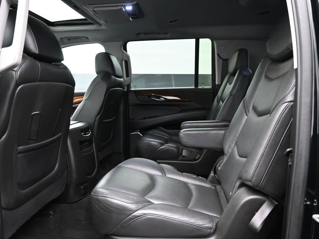 Used 2020 Cadillac Escalade ESV Premium Luxury image 19