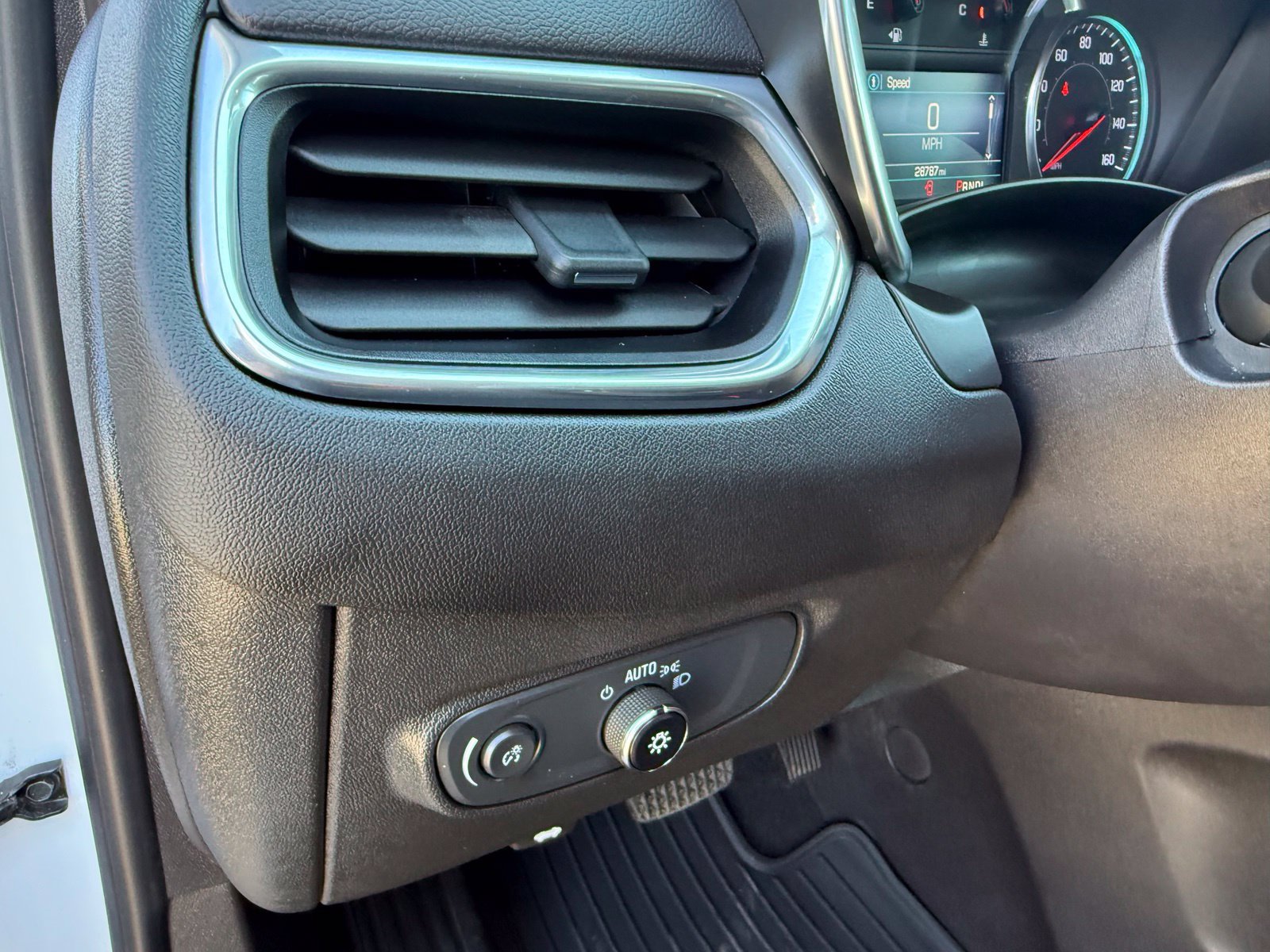 Certified 2024 Chevrolet Equinox LT FWD image 13