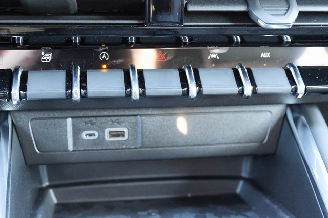 New 2026 GMC Canyon AT4 w/ AT4 Premium Package image 17