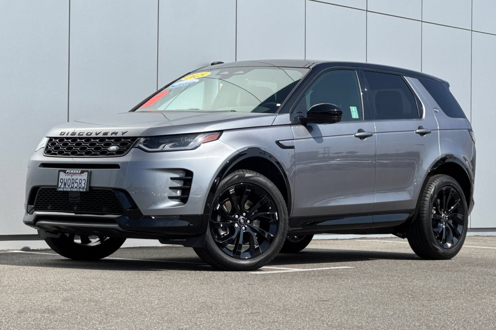 Certified 2025 Land Rover Discovery Sport Dynamic SE AWD/4WD image 1