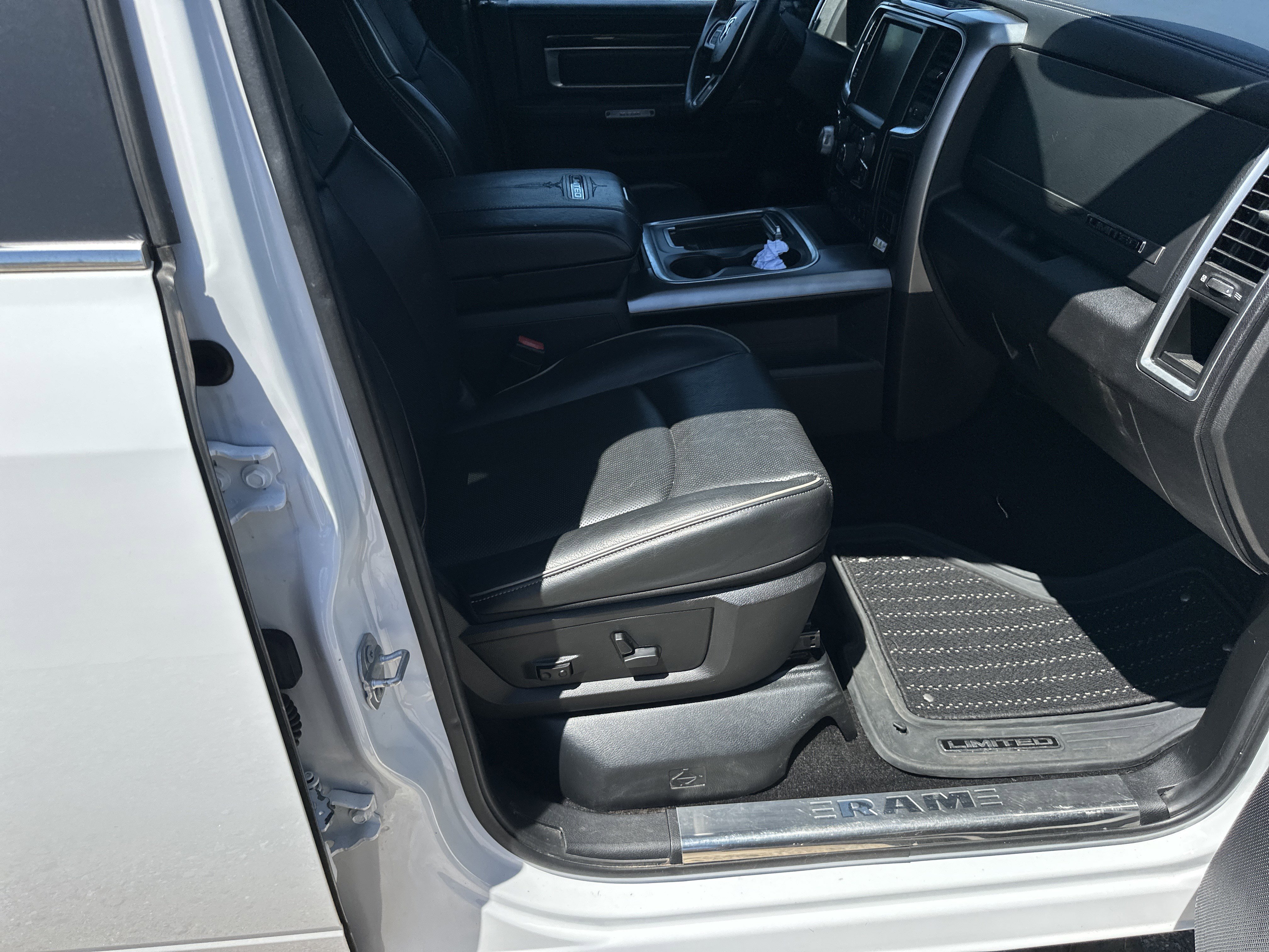 Used 2017 RAM 1500 Limited AWD/4WD image 14