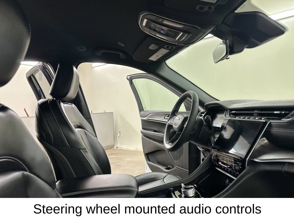 Used 2025 Jeep Grand Cherokee Limited image 21