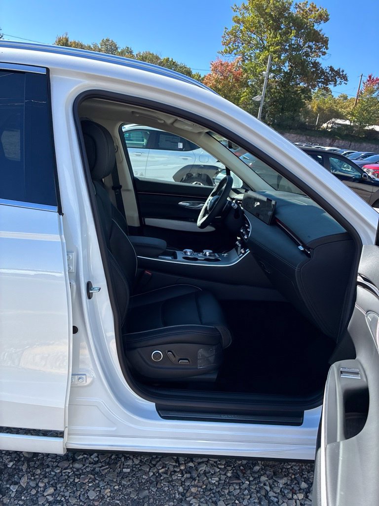 New 2027 Genesis GV70 2.5T Advanced AWD/4WD image 17