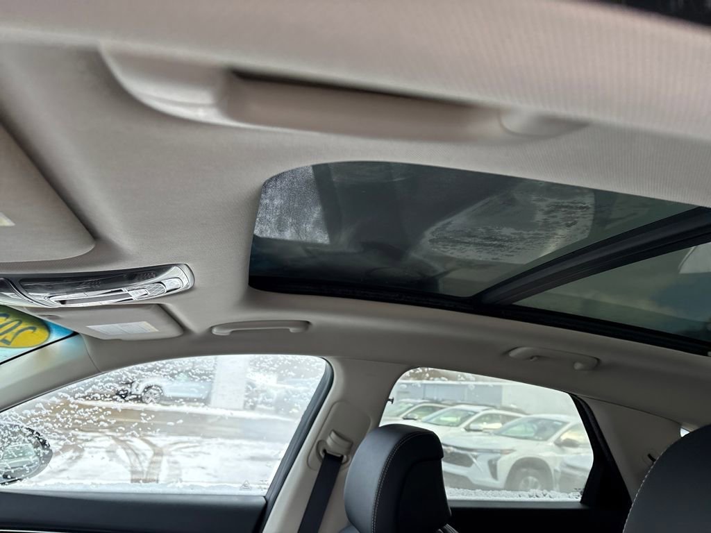 Used 2025 Genesis GV70 2.5T Select w/ Select Package image 15