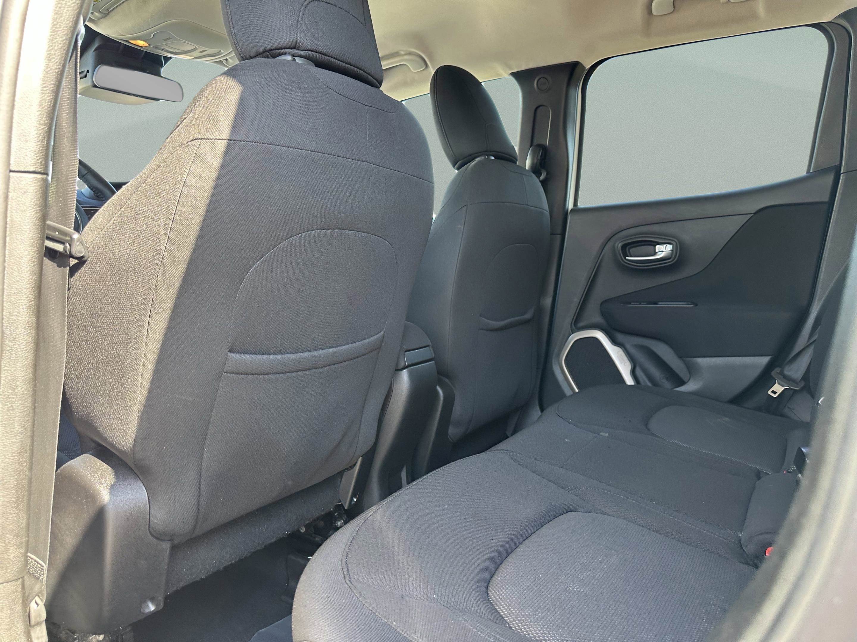 Used 2017 Jeep Renegade Latitude image 14