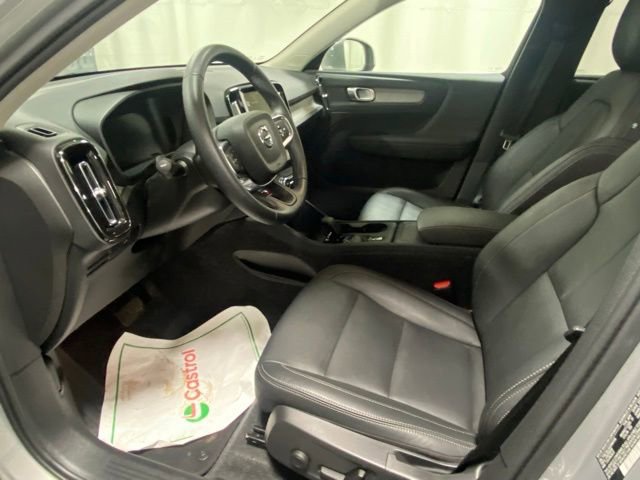 Used 2025 Volvo XC40 B5 Core AWD/4WD image 10