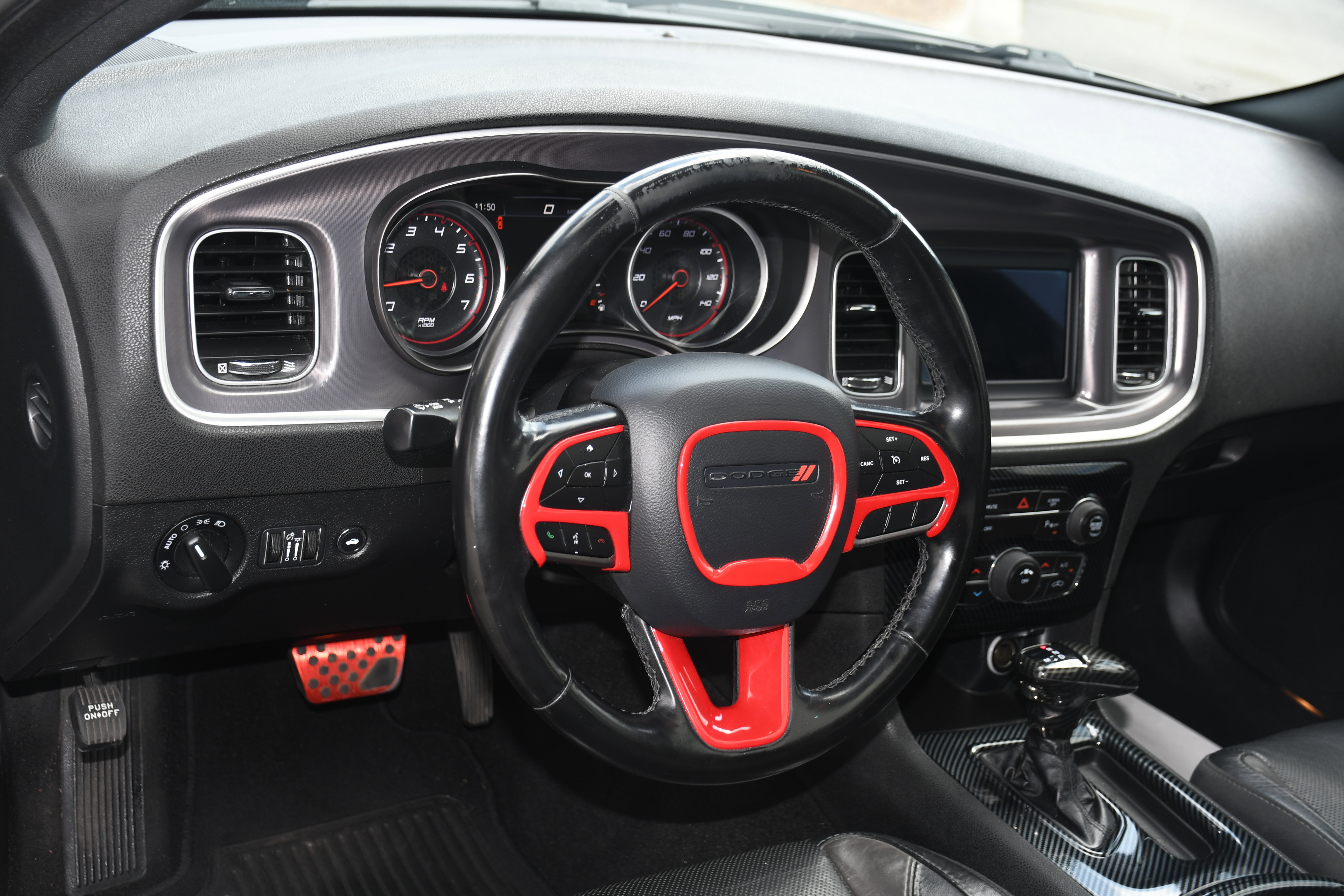 Used 2020 Dodge Charger SXT w/ Leather Interior Group image 9