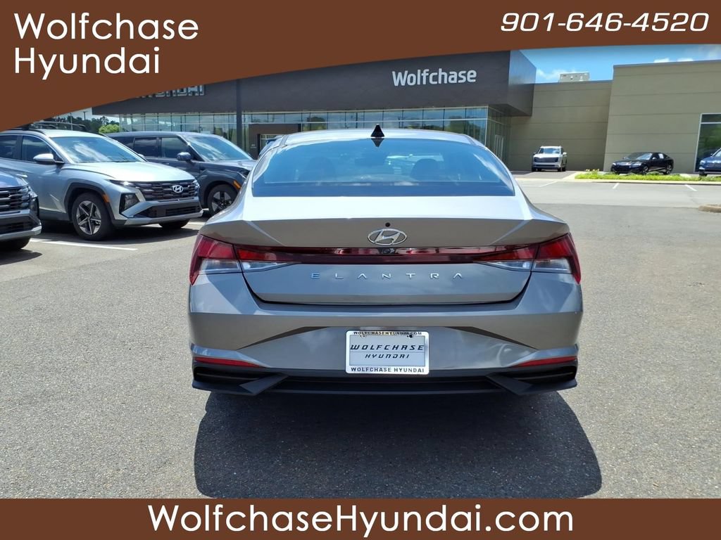 Certified 2023 Hyundai Elantra SEL w/ Convenience Package FWD image 4