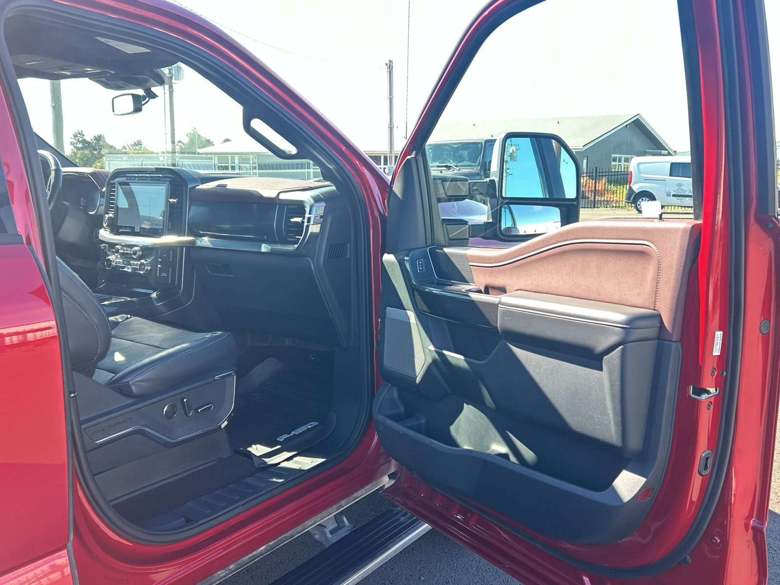 Used 2021 Ford F150 Lariat w/ Equipment Group 502A High AWD/4WD image 28