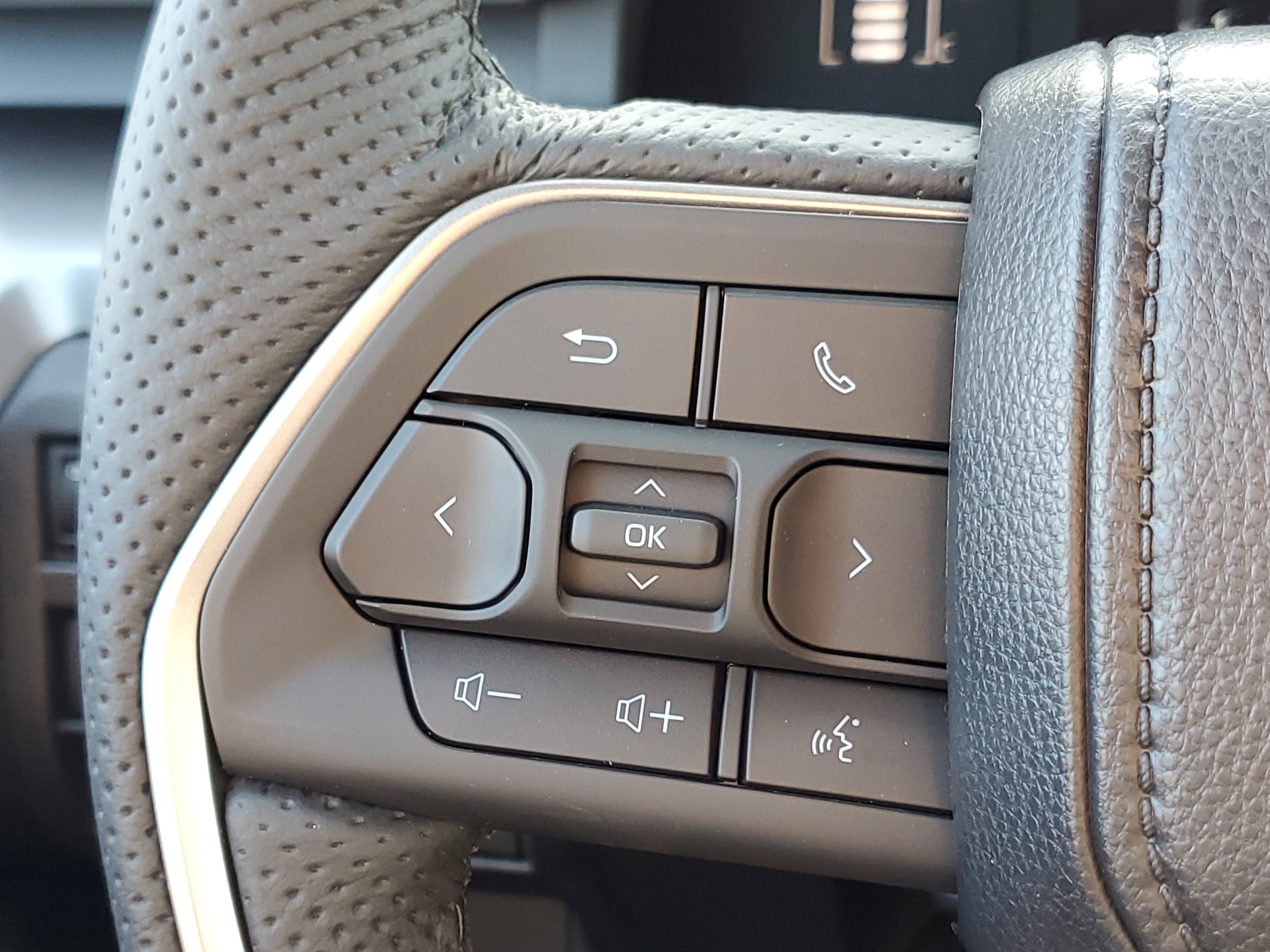 Used 2025 Toyota Tacoma SR5 image 22