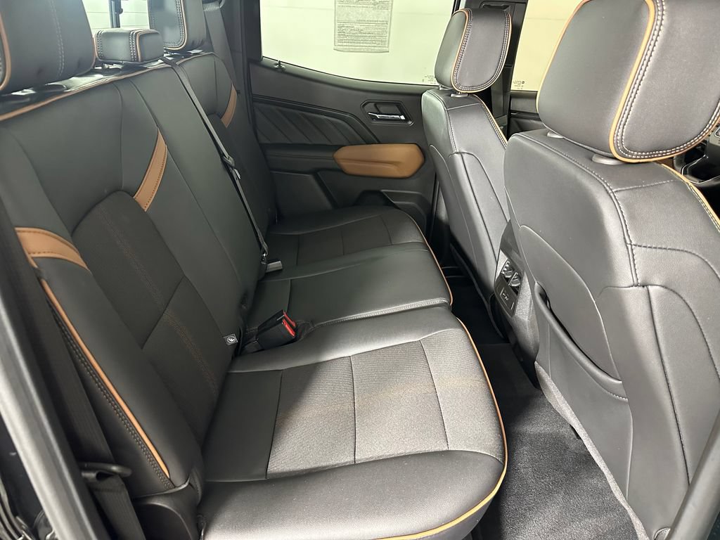 Used 2025 GMC Canyon AT4 AWD/4WD image 32