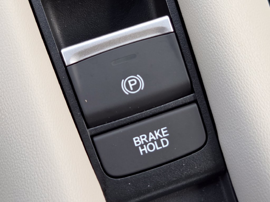 Used 2024 Honda HR-V LX image 9