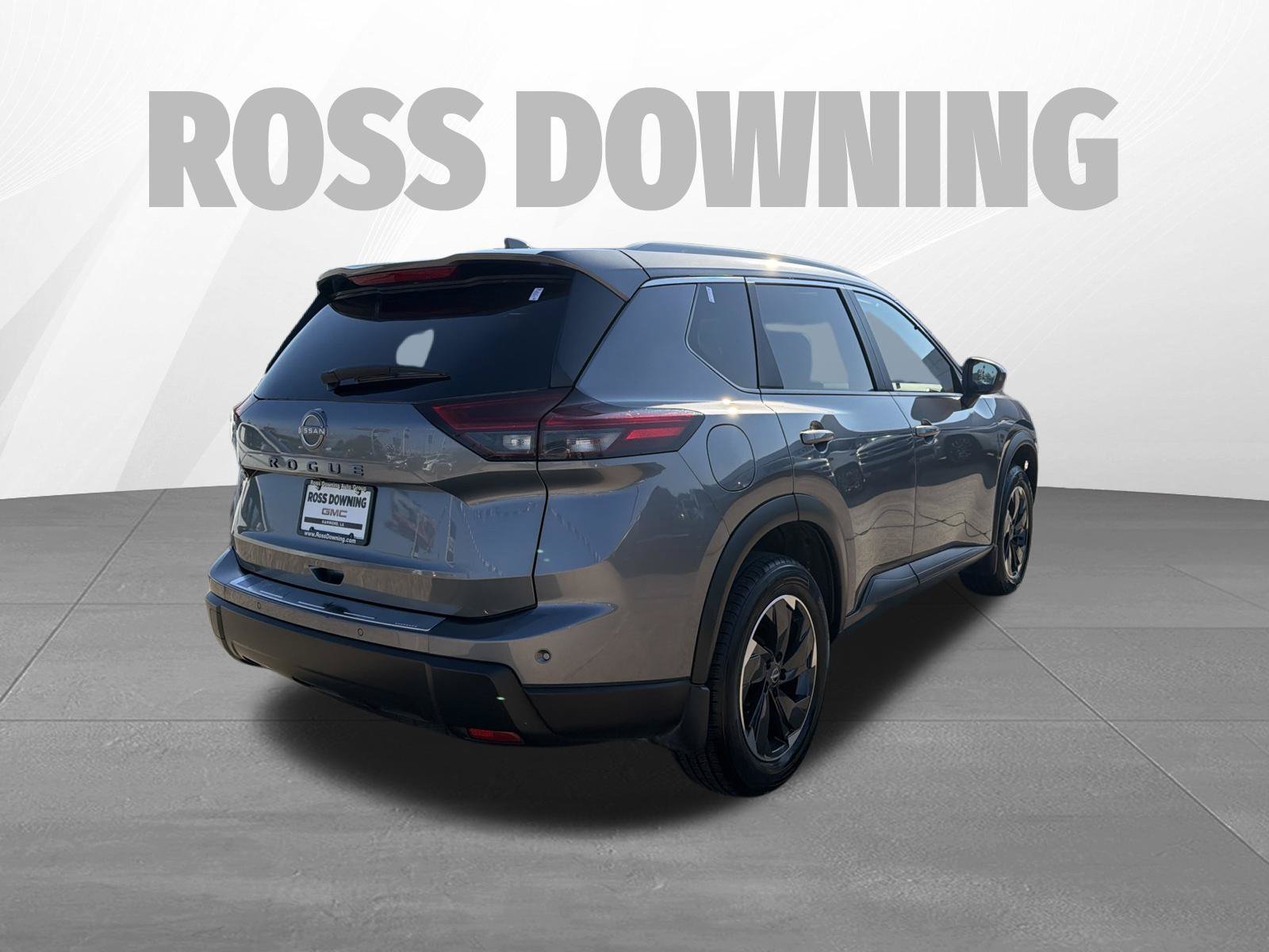 Used 2025 Nissan Rogue SV w/ SV Premium Package FWD image 4