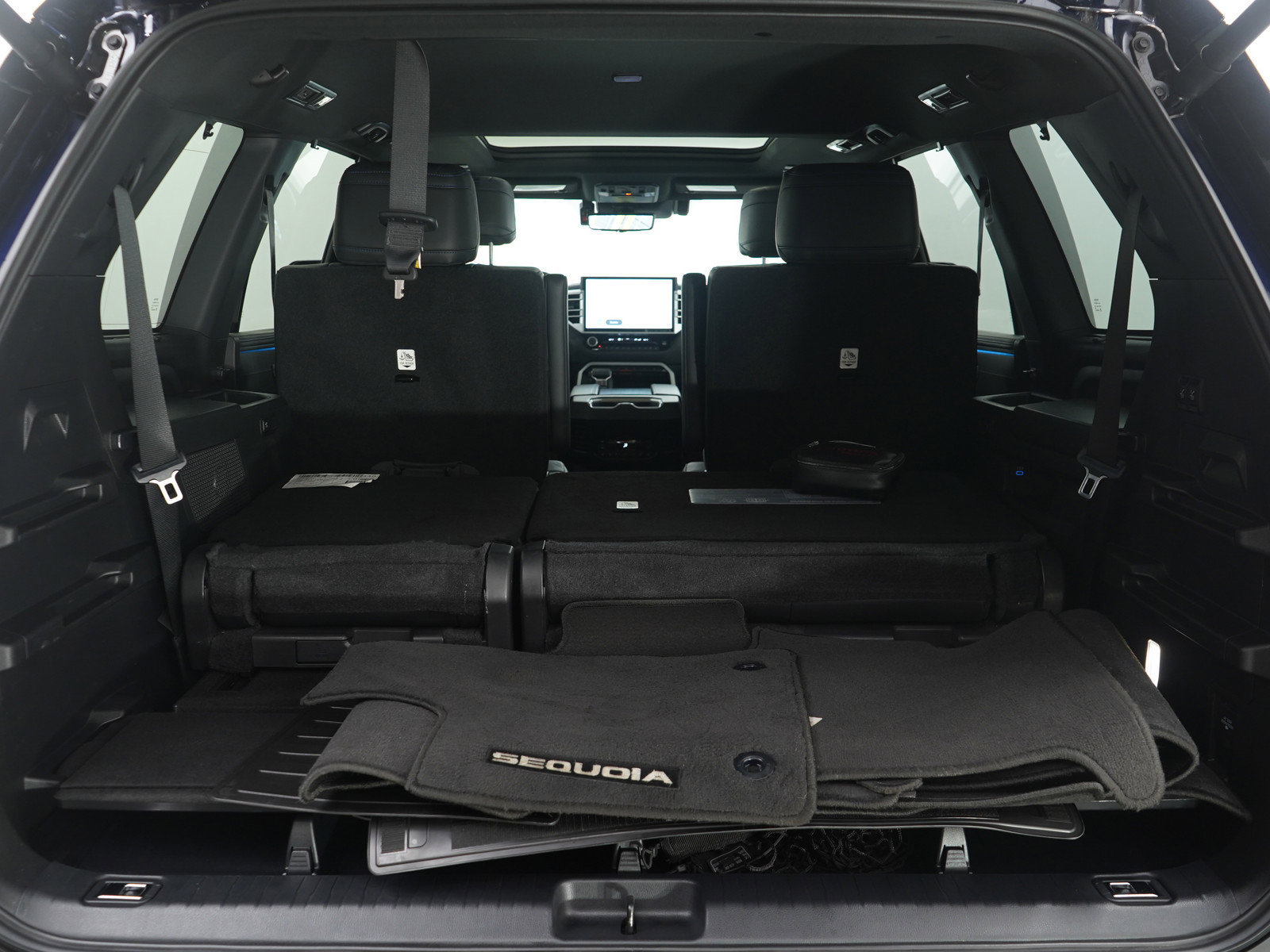 Used 2024 Toyota Sequoia Platinum image 9