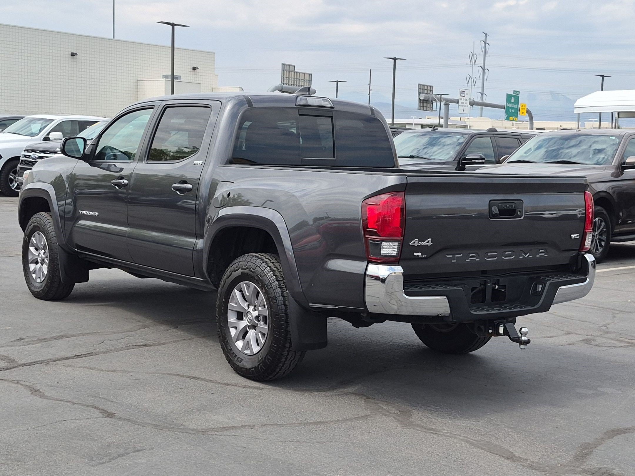 Used 2019 Toyota Tacoma SR5 AWD/4WD image 8