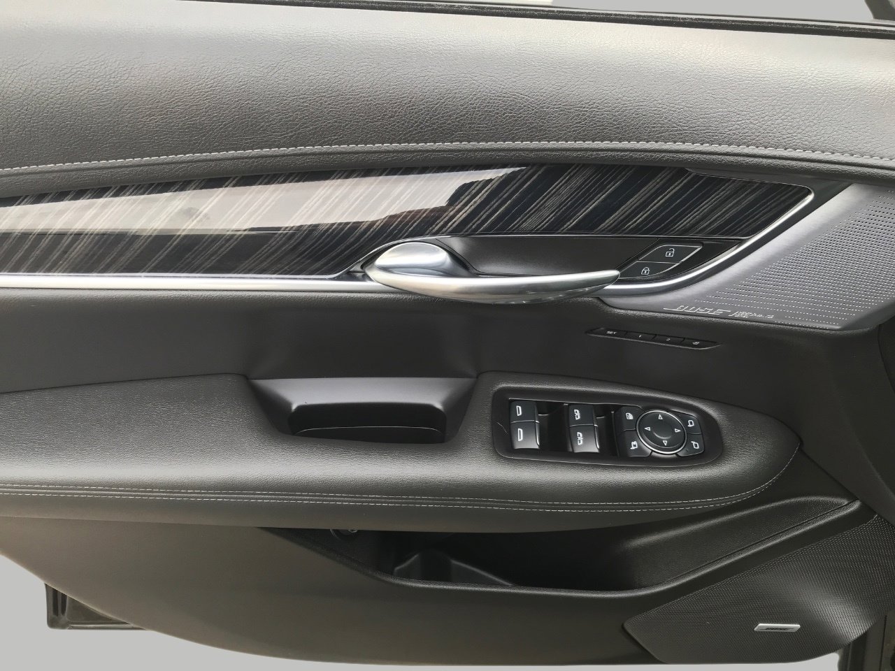 Certified 2025 Cadillac XT6 Premium Luxury image 30