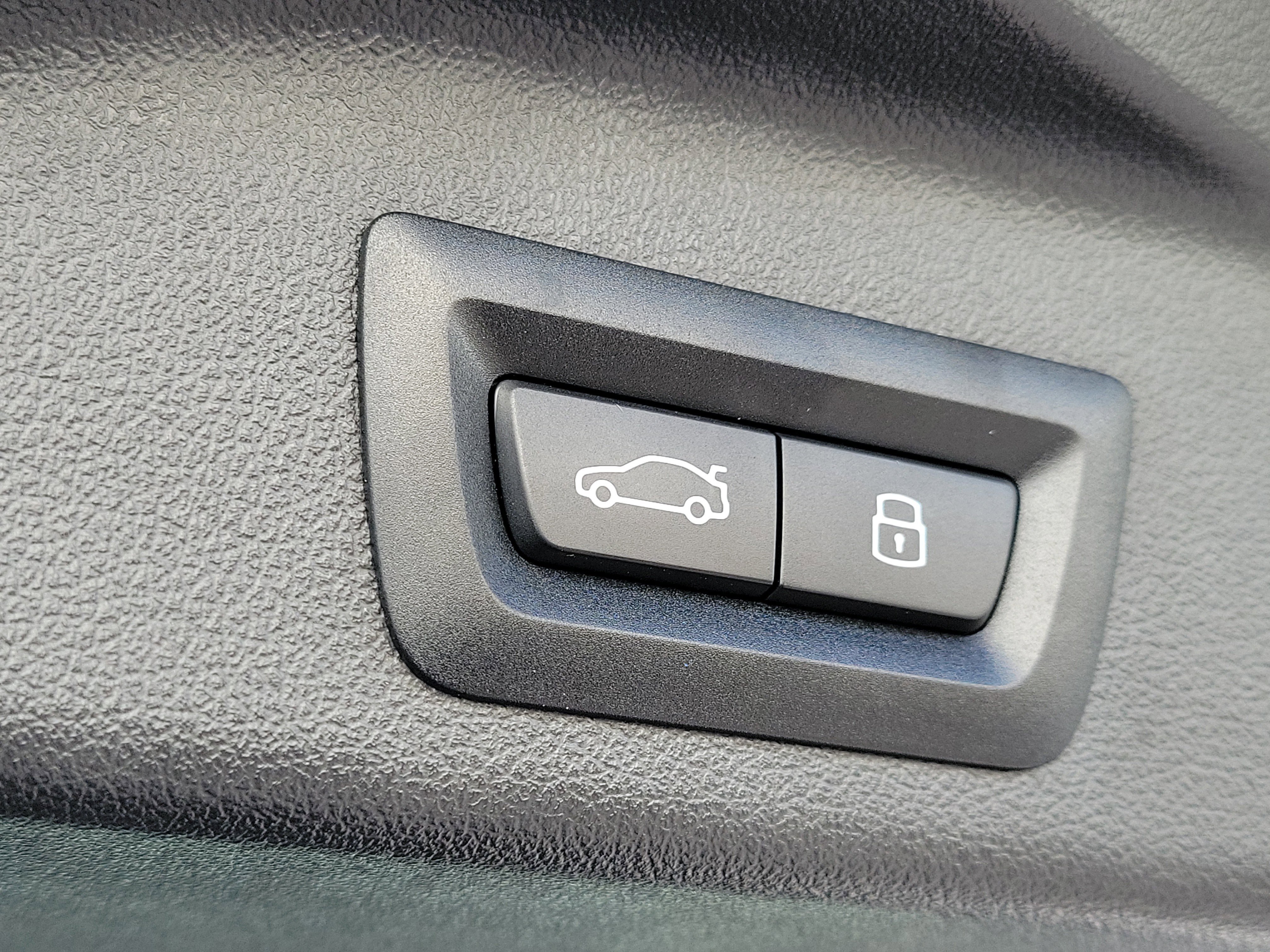 Used 2026 BMW X5 sDrive40i image 9