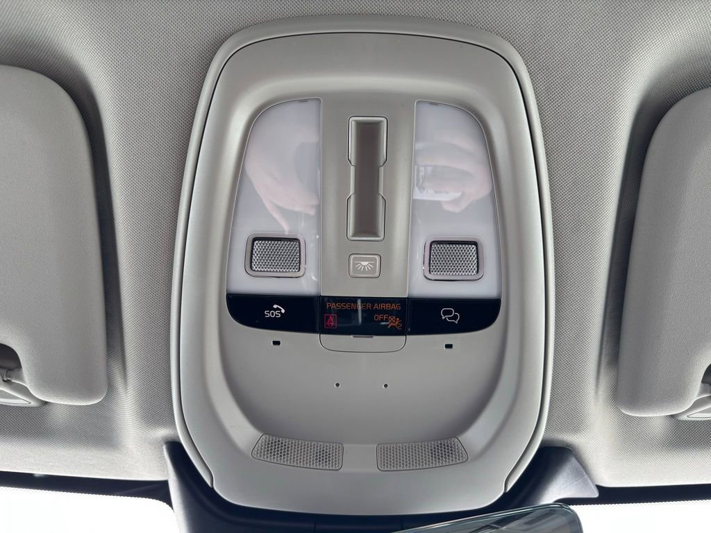 Certified 2023 Volvo XC60 B5 Core w/ Climate Package image 10