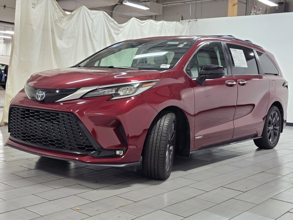 Certified 2021 Toyota Sienna XSE image 13
