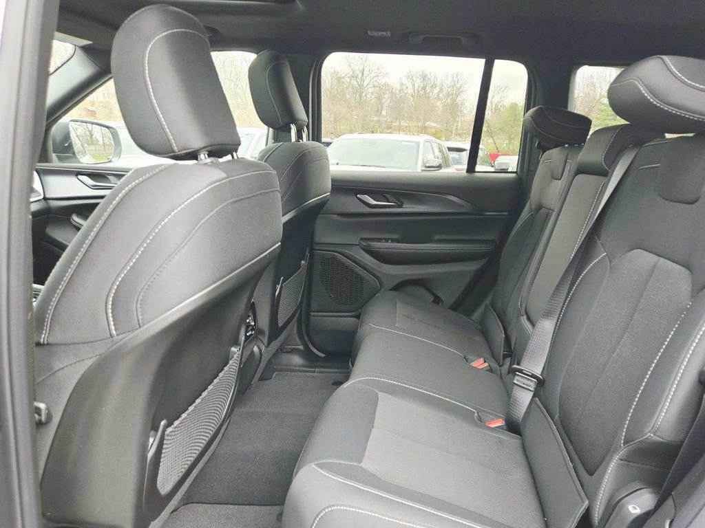New 2026 Jeep Grand Cherokee Laredo X AWD/4WD image 15