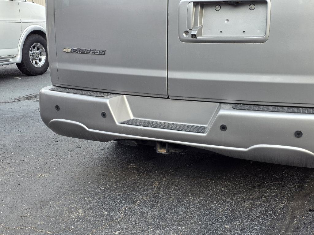 Used 2021 Chevrolet Express 2500 LS w/ Enhanced Convenience Package RWD image 9