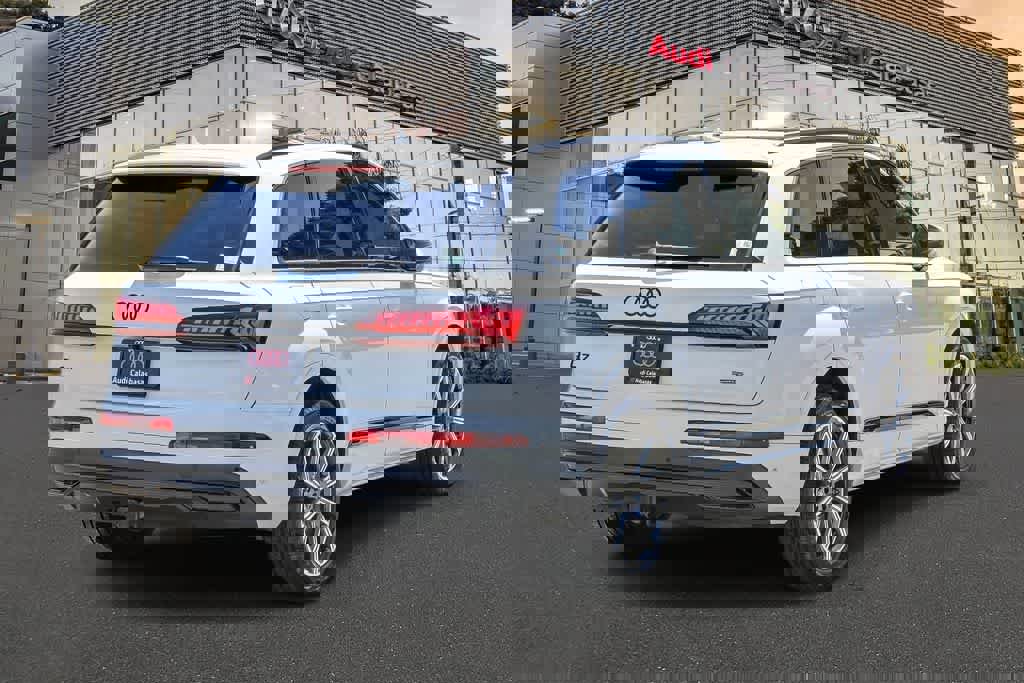 Used 2023 Audi Q7 2.0T Premium Plus w/ Premium Plus Package image 4