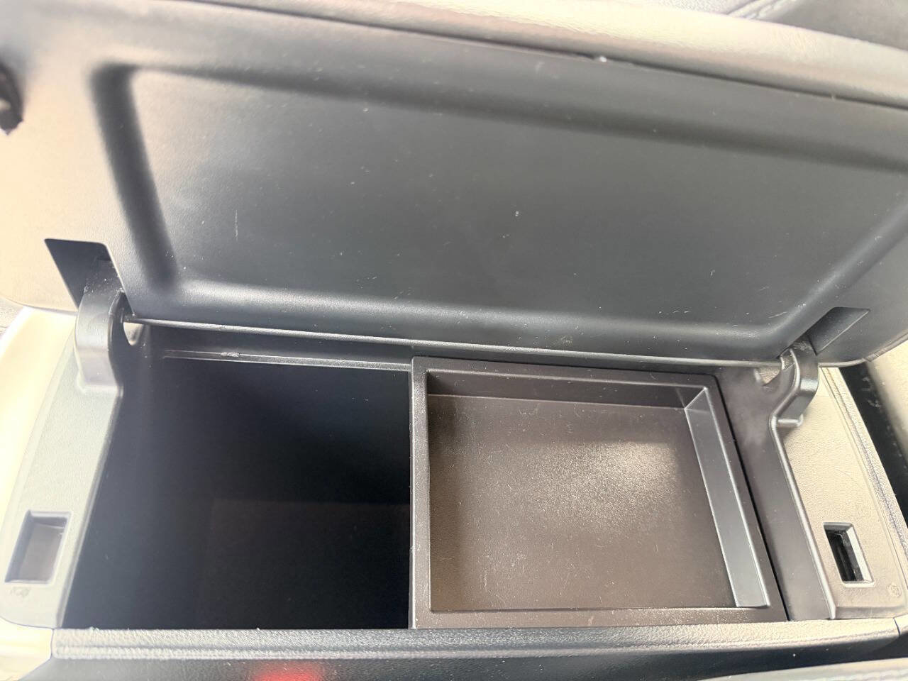 Used 2016 Toyota Prius Four w/ Advanced Technology Package image 42